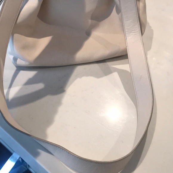 Ivory Marc Jacobs bag with crossover strap - Picture 6 of 7